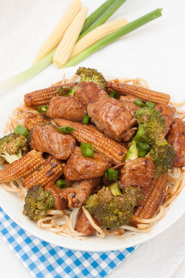 Spicy Stir-Fried Pork with Vegetables and Noodles